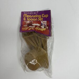 Vintage 1982 10 Piece Gold Plastic Measuring Cup & Spoon Set New Sealed